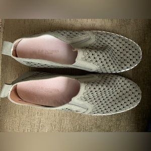 Isle Jacobson slip on sneaker (women) size 10US 40EU. Great condition